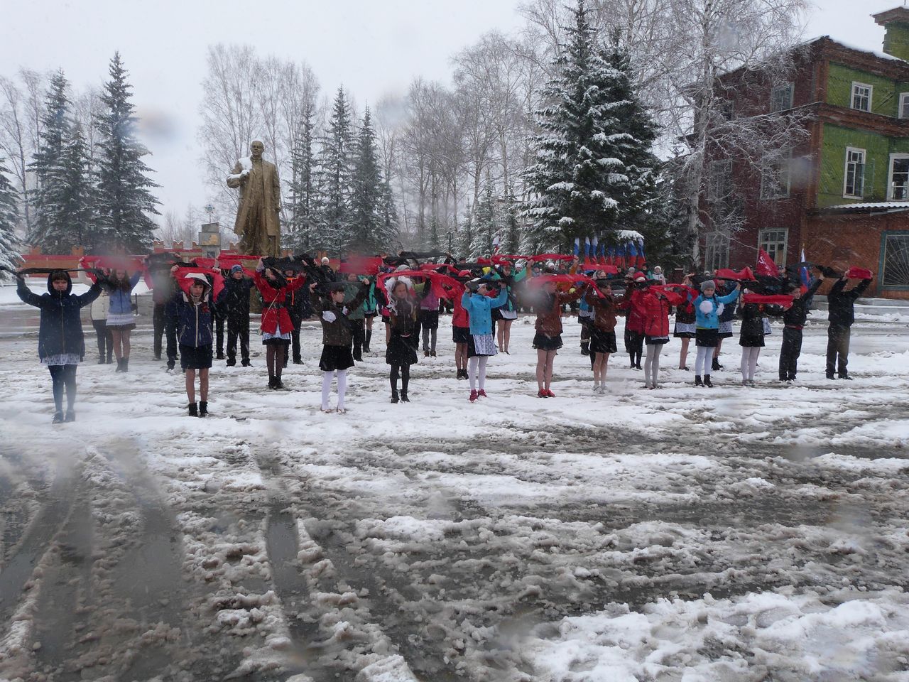 Погода нижняя пойма красноярский. Нижняя Пойма школа 10. 10 Школа поселок нижняя Пойма. 20 Школа п.нижняя Пойма. День поселка нижняя Пойма.